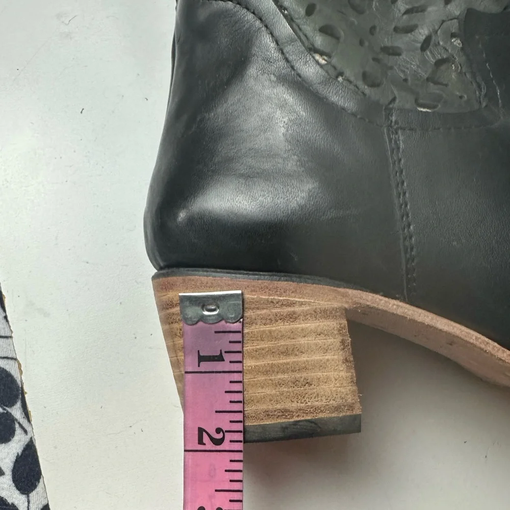 Freebird By Steven Black Creek Leather Perforated Lace Up Back Tall Boots NWOT 6